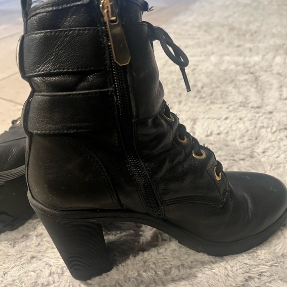 Guess Booties Size 8 Comfortable - Picture 2 of 3